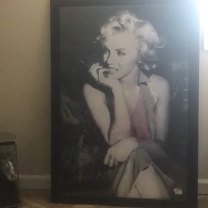 A Marilyn Monroe glass picture